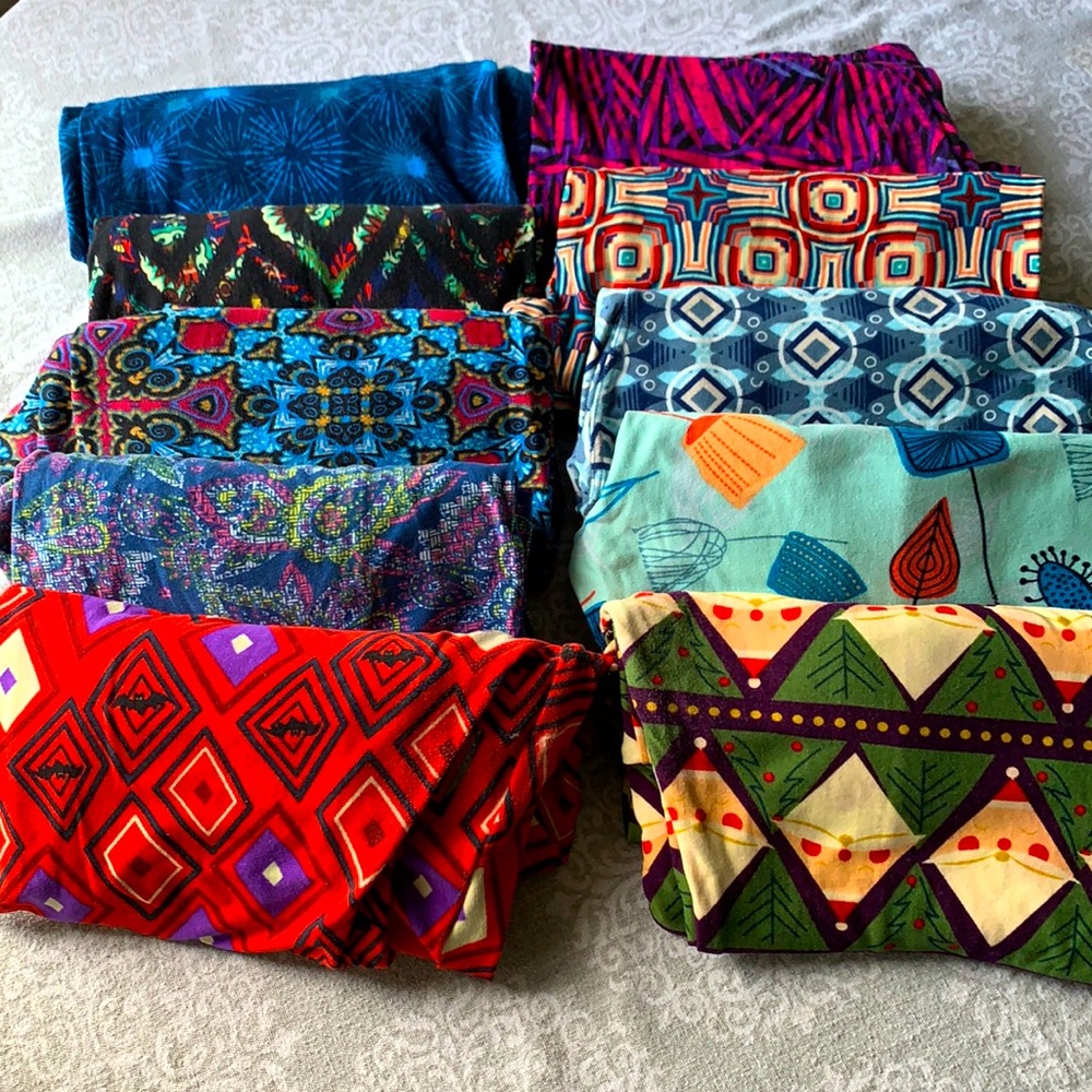 Lot of 10 Lularoe tall and curvy (TC) leggings.
